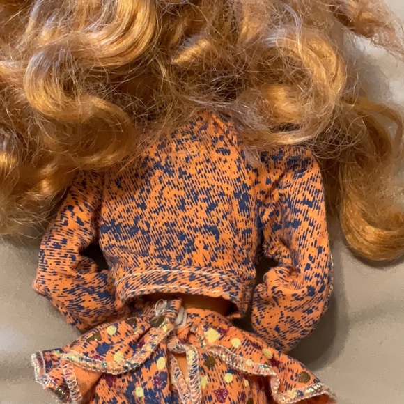 Barbie and the Beat Midge Doll - Picture 9 of 12